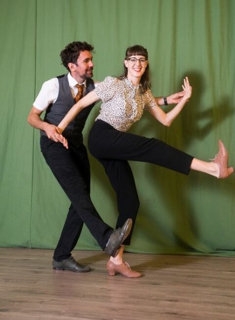 DANSES SWING ( Lindy Hop, Charleston )